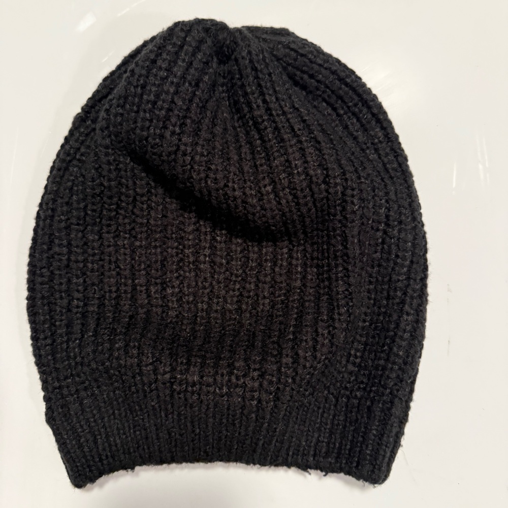 Caslon Black Ribbed Knit Hat